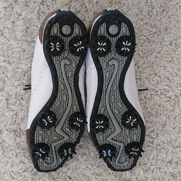 Footjoy Golf Shoes. - Picture 3 of 9